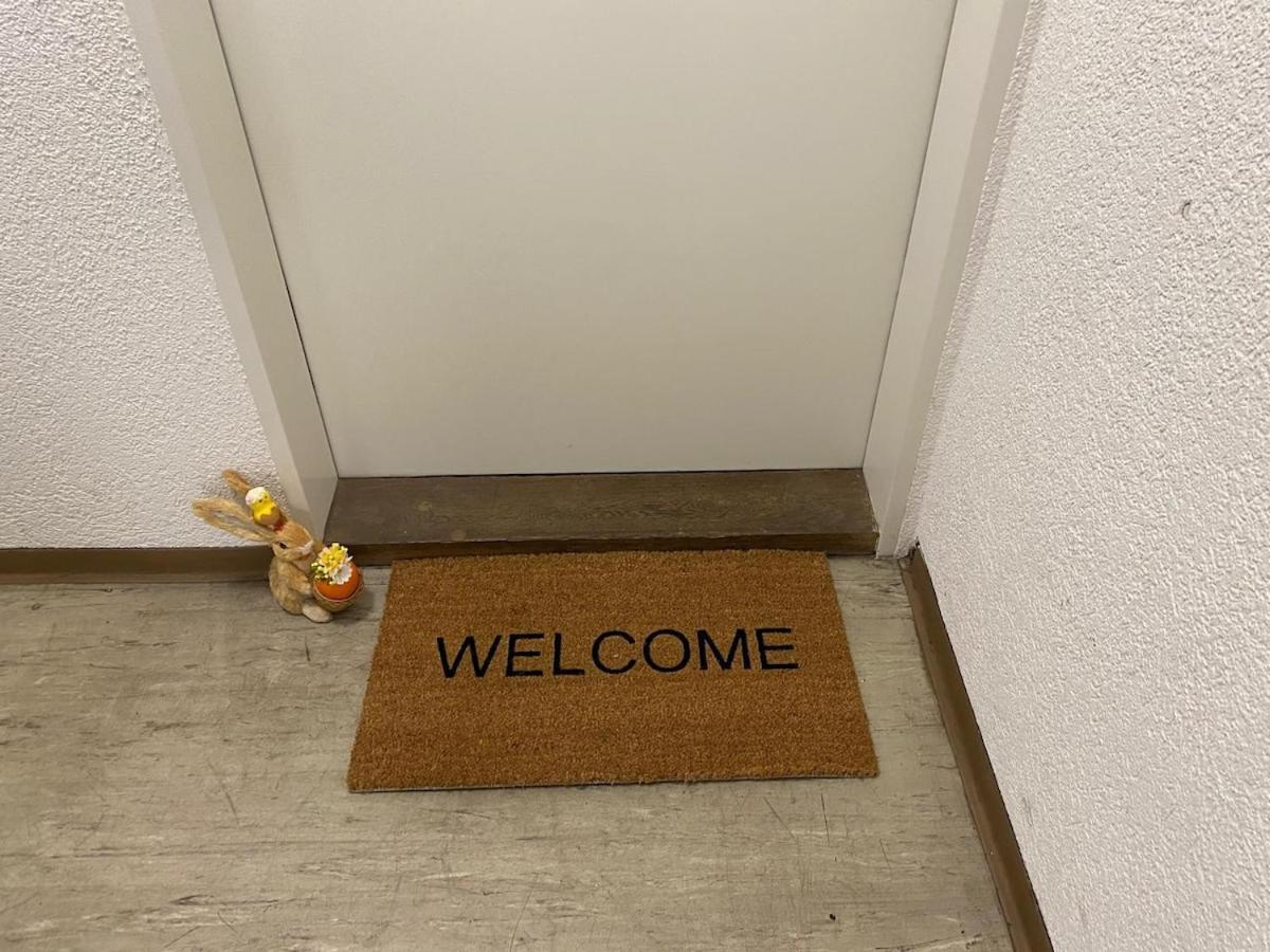 4 Zimmer, 6 Betten, Neu Moebliert, Im Zentrum